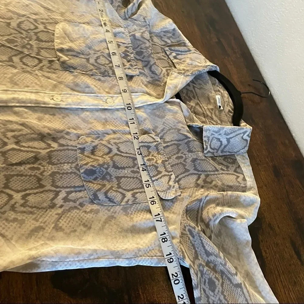 old navy snake print semisheer button up blouse - Picture 6 of 11